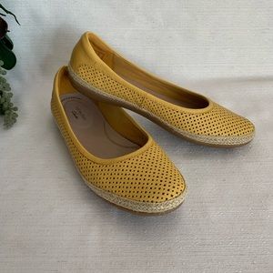 Clark’s Collection Danelly Adira Yellow Leather Comfort Flats Woman’s 9.5M
